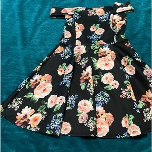 Medium Retro floral dress